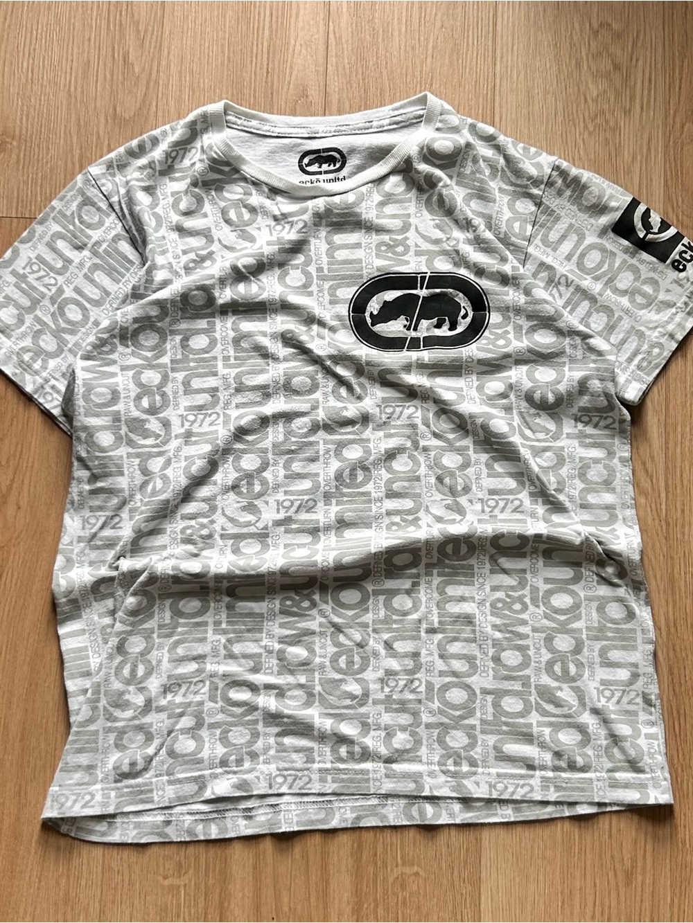 Ecko unltd white graphic tee